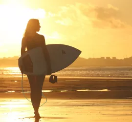Le Onde più alte del Mondo: 10 posti pazzeschi per fare surf