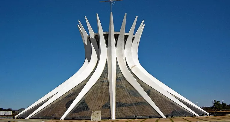 Brasilia Catedral 08 2005 03