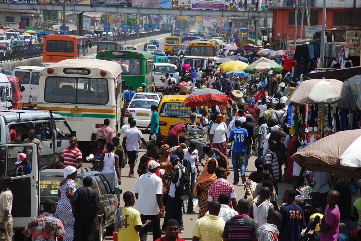 africa ghana strada affollata