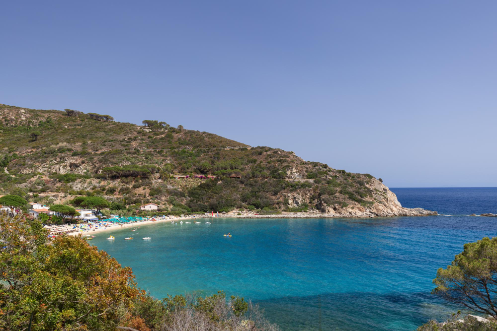 bellissima spiaggia di cavoli sull isola d elba con un microclima unico provincia di livorno italia