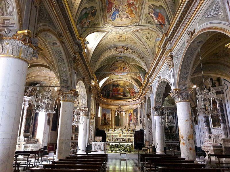 chiesa san martino navata centrale a portofino