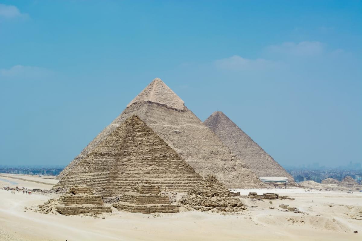 great pyramid of giza under the blue sky 1