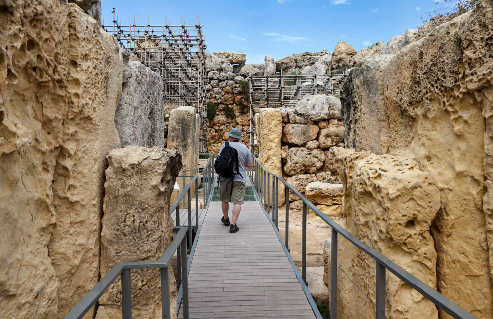 isola di malta gozo le rovine dei templi di ggantija 3600 3000 ac il complesso megalitico fu eretto in tre fasi dalla comunita di contadini e pastori che abitavano la piccola isola di gozo rituale