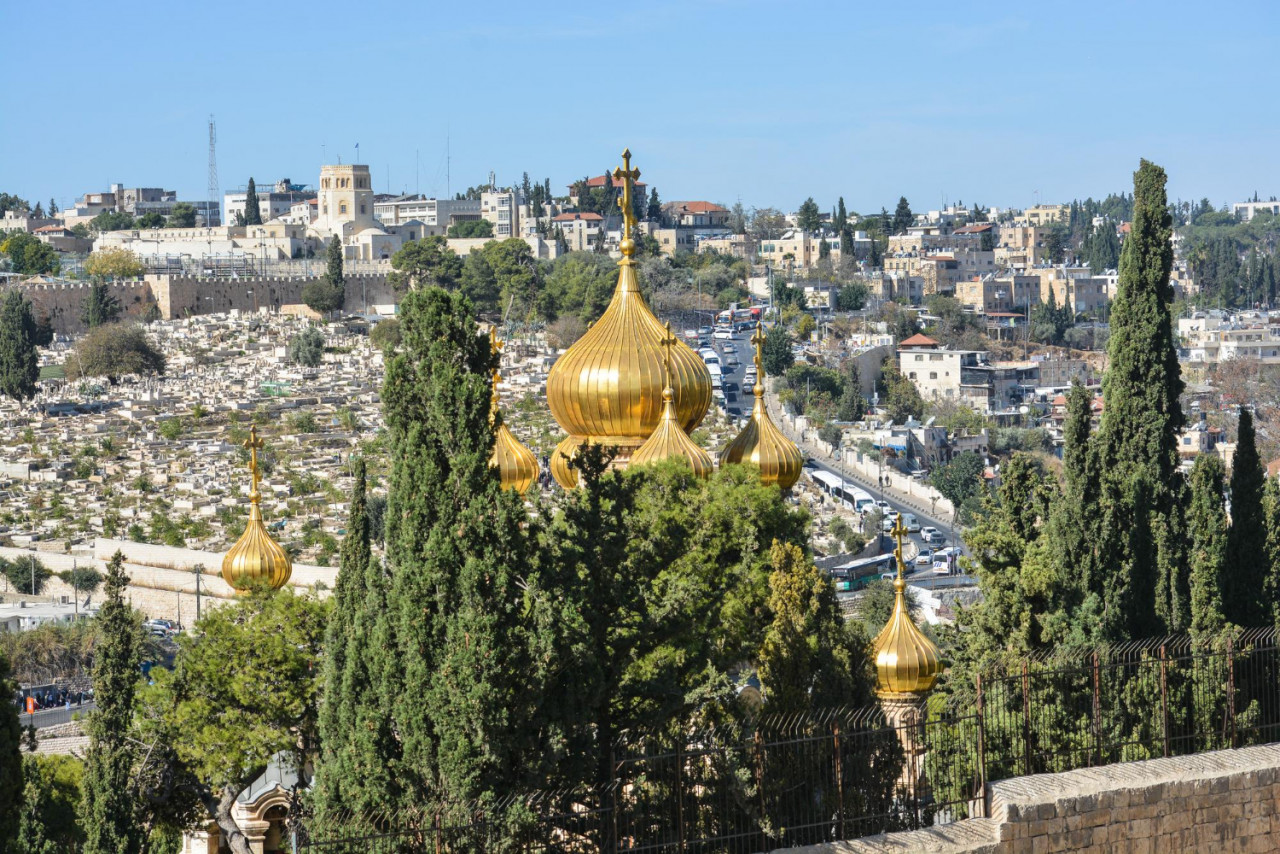 jerusalem old city with mount olives
