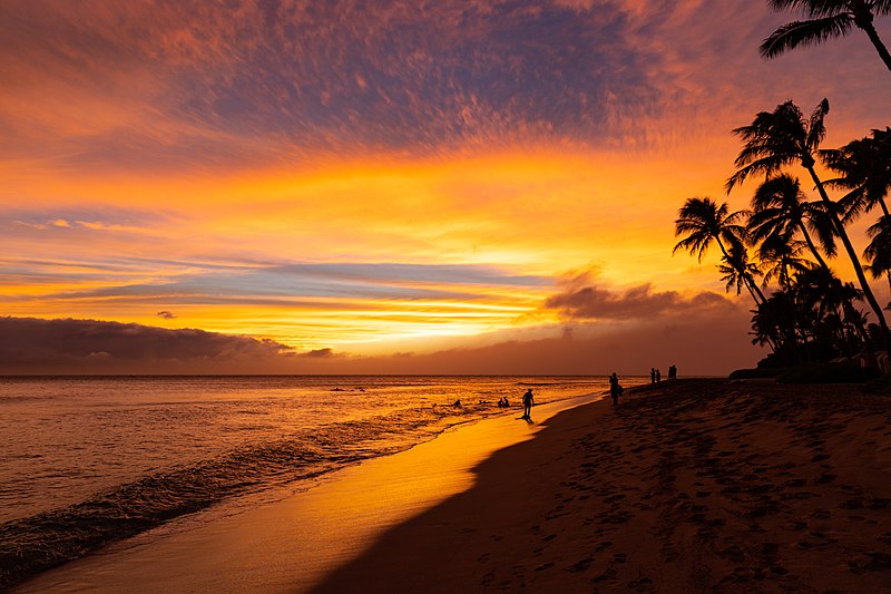 kaanapali beach sunset on maui hawaii