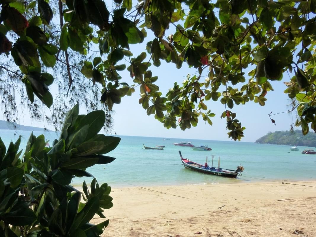 phuket spiaggia di rawai