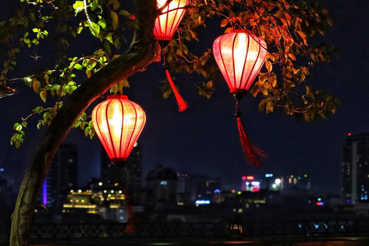 vietnam hanoi lanterne cinesi notte