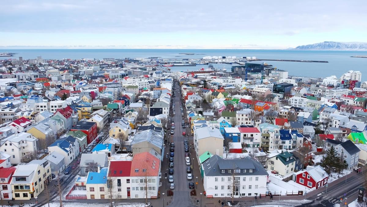 vista dall alto case islandese 1