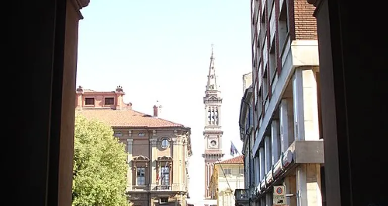Alessandria Piazza Della Liberta E Il Campanile Del Duomo