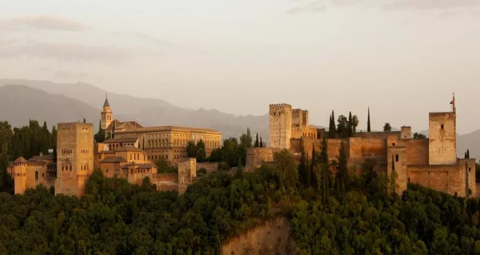 Alhambra Castello Costruzione