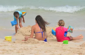 Le 20 Migliori Spiagge d'Italia per Bambini