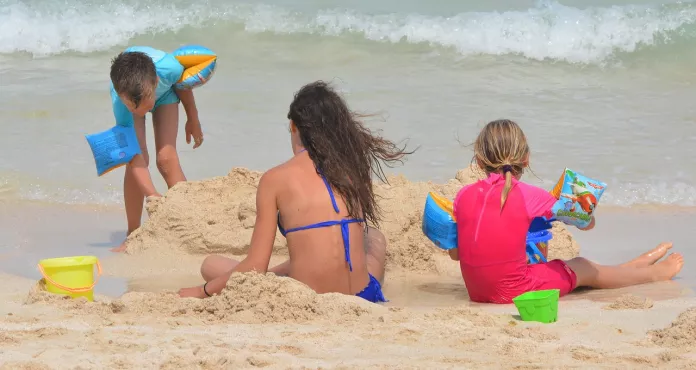 Bambini Spiaggia Mare Persone