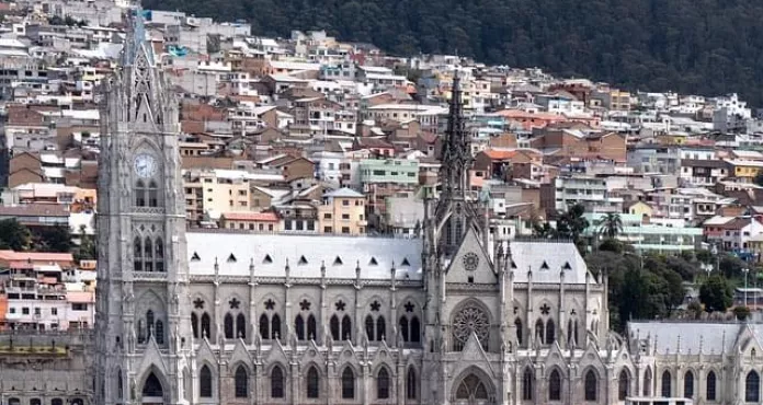 basilica del voto nacional Quito