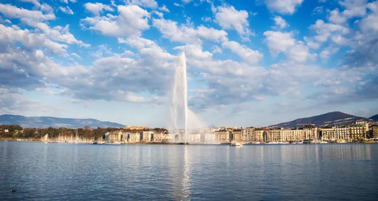 Beautiful View Historic Geneva Skyline With Famous Jet D Eau Fountain Harbor District Beautiful Geneva Switzerland