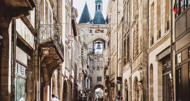 bordeaux francia edificio via 1