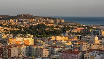 Vita notturna a Cagliari: locali e quartieri della movida