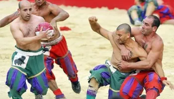 Calcio Storico Fiorentino: a Firenze tra gioco e tradizione