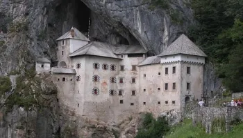 Castello di Predjama