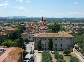 Castiglione del Lago: cosa vedere, dove mangiare e cosa fare la sera