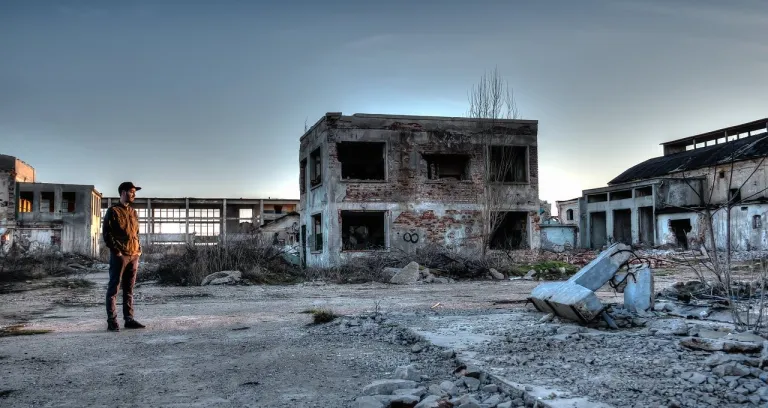 Hdr Distrutto Zona Vecchia Fabbrica