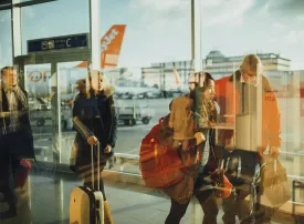 Volo cancellato: cosa fare, come chiedere rimborso o risarcimento danni
