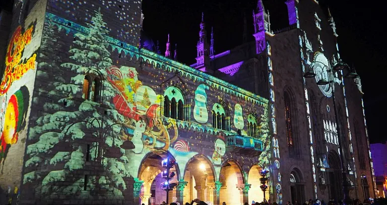 Como Broletto Illuminato In Occasione Del Natale