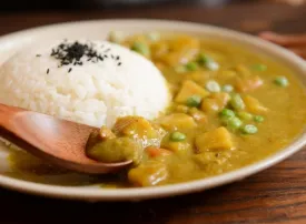 Cosa si mangia in Nepal: piatti tipici, consigli e curiosità sulla cucina nepalese
