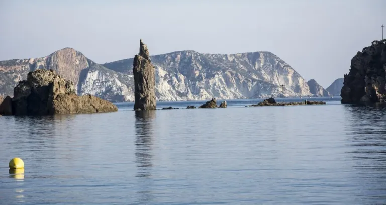 Faraglioni Ponza Mare Blu