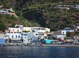 Filicudi, Isole Eolie: dove si trova, cosa vedere e le spiagge più belle