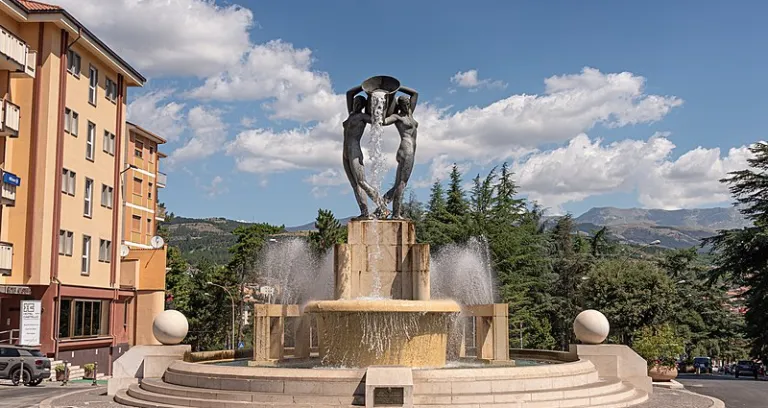 Fontana Luminosa L Aquila Italia 14 Agosto 2019