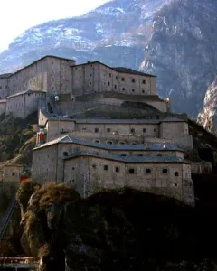 Castelli di Verrès, Issogne e Forte di Bard