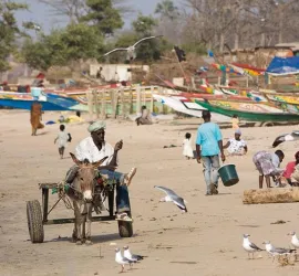 I 10 Paesi più Poveri del Mondo - Classifica 2025