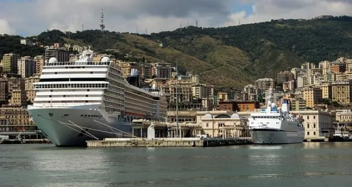 genova nave barca porto 1