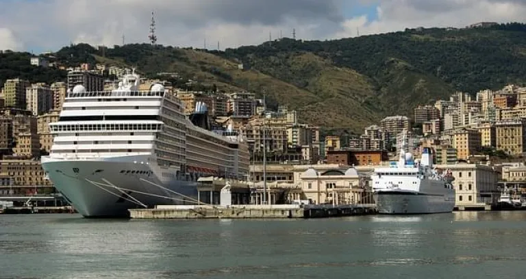 genova nave barca porto 1