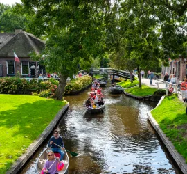 Giethoorn: cosa vedere, dove mangiare e cosa fare la sera