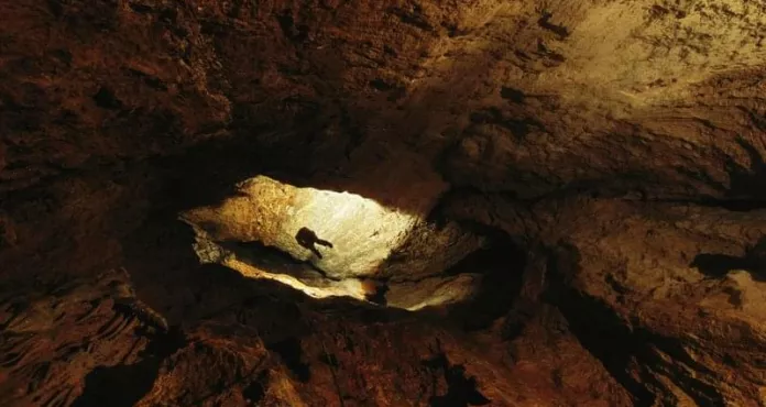 1 - Grotta Krubera, Abcasia, Georgia - Profondità 2197 m