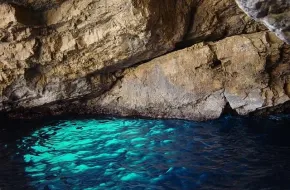 Visita alla Grotta Azzurra di Capri: Come arrivare, prezzi e consigli