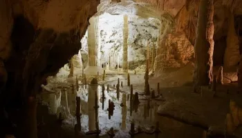 Grotta di Pellumbas e Canyon di Erzen