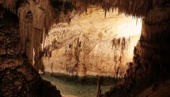 Grotte di Postumia