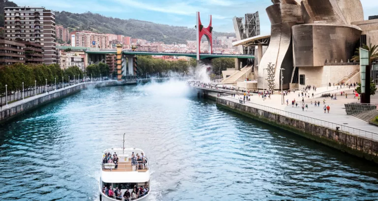 Guggenheim Museum Bilbao Nervion River
