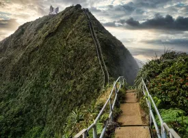 Haiku Stairs: la Stairway to Heaven proibita ad Oahu nelle Hawaii