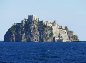 Cosa mangiare a Ischia e dove: 10 piatti tipici e ristoranti migliori