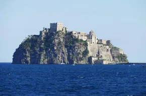 Cosa mangiare a Ischia e dove: 10 piatti tipici e ristoranti migliori