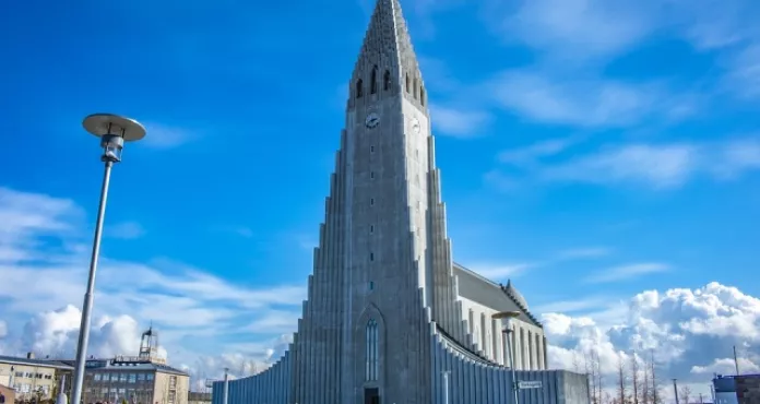 Islanda Reykjavik Hallgr C3 Admskirkja