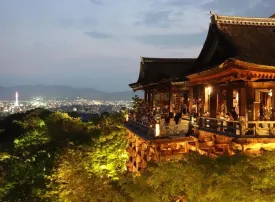 Visita a Kiyomizudera, il Tempio dell'Acqua Pura di Kyoto: Come arrivare, prezzi e consigli