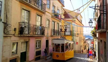 Vita notturna a Lisbona: locali e quartieri della movida
