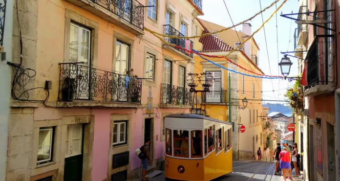 Lisbona Multicolore Centro Citta