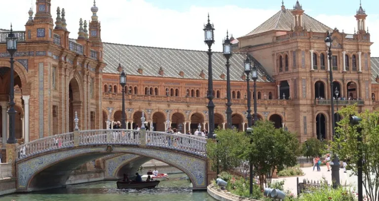 Siviglia Monumento Castello Canale