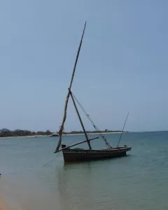Manda Bay, Manda Island