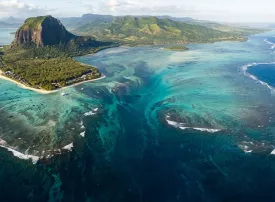 L'Incredibile Cascata Sottomarina nell'isola Mauritius